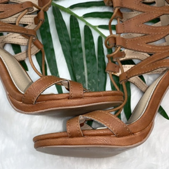 LILIANA~GLADIATOR SANDALS~BROWN~LACE UP~ZIPPER - Picture 4 of 5